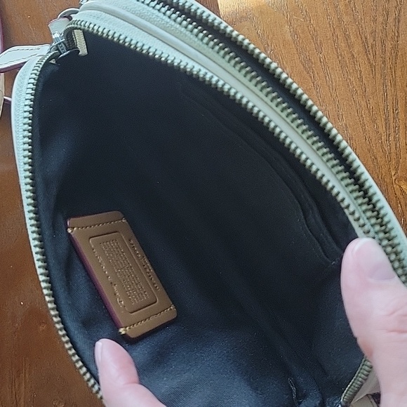 Coach Disney Mickey Mouse Chalk White Mini Crossbody Bag Clutch Limited Edition - Picture 10 of 11